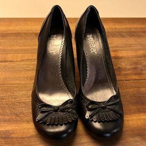 Black Mudd Brand Pumps - Size 8